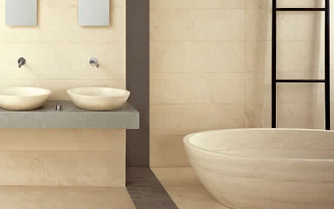 Marmo chiaro per il bagno