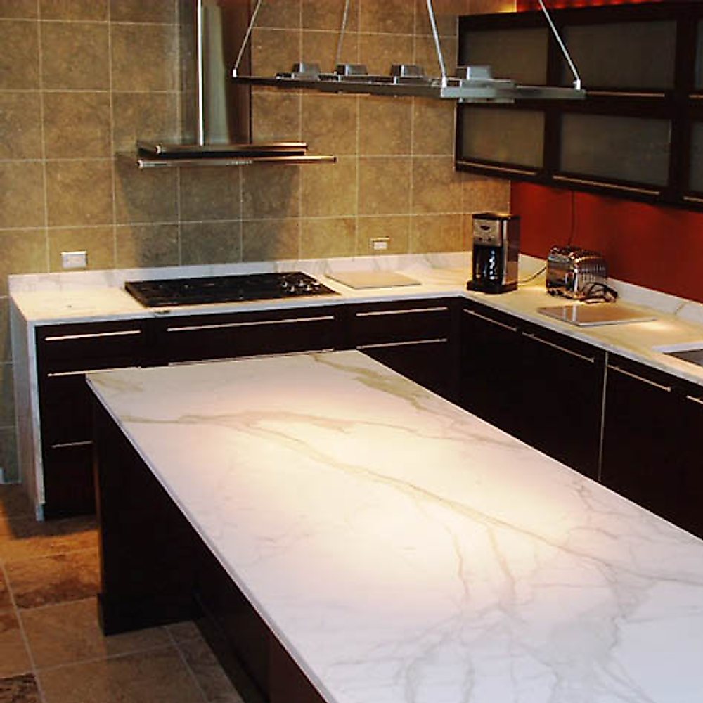 Marmo chiaro per il bagno